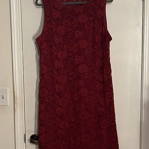 Wine-color lace dress